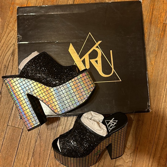 YRU PLATFORM SANDAL Brand new - Picture 2 of 16